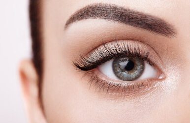 Pour vos extensions de cils, choisissez Dani Artem Studio